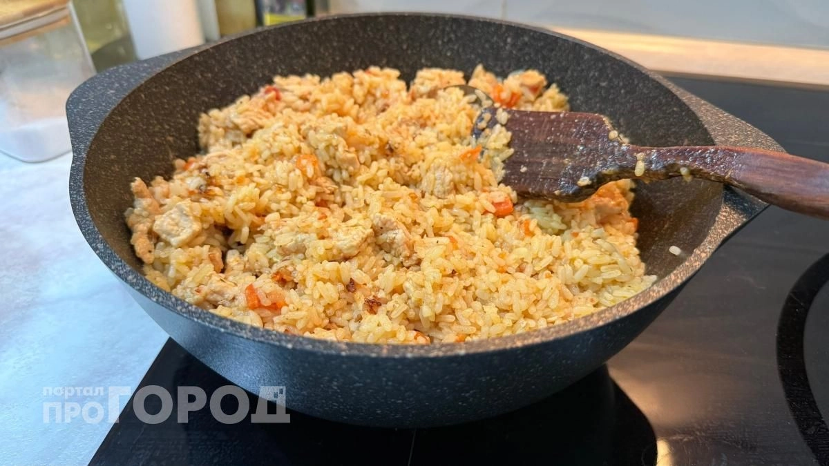 Перестаньте портить плов неправильной водой: раскройте главный секрет рассыпчатого риса в казане прямо сейчас