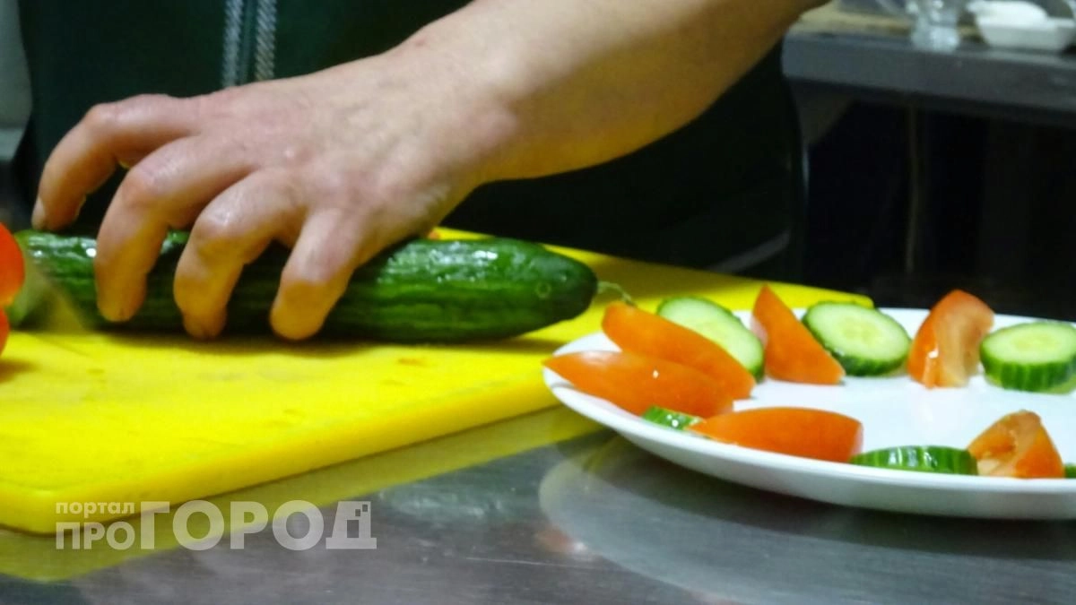 Забудьте про ожидание до утра: мои хрустящие огурцы готовы за три часа благодаря одной простой хитрости