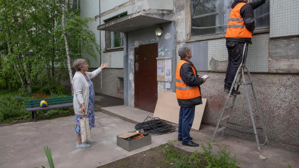 Прокуратура через суд заставила УК починить крышу и подъезды в Новых Горках