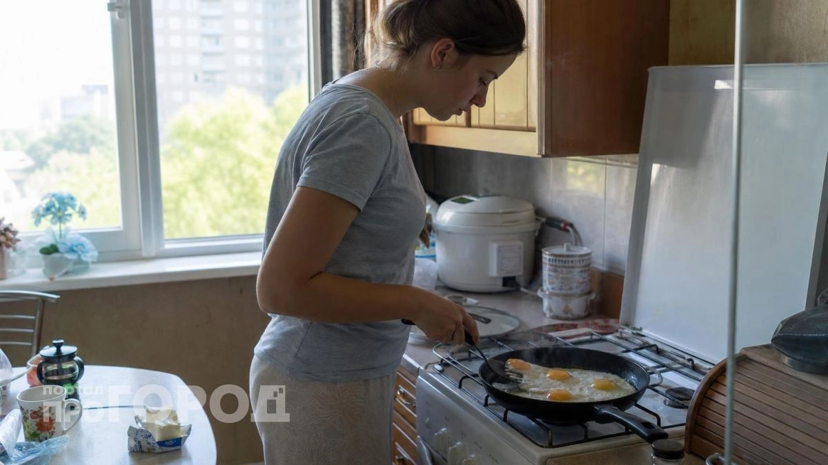 Уберите подсолнечное масло из рациона: чем заменить его при жарке яиц, чтобы завтрак стал по-настоящему полезным