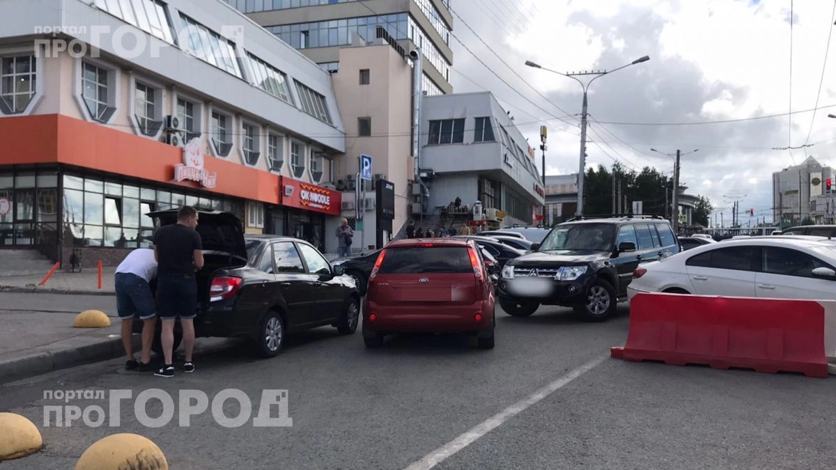 Закипает мотор в пробке: один простой прием поможет сбить температуру и сэкономить на ремонте двигателя