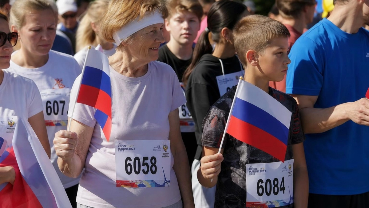 79-летняя бегунья и десятилетний школьник вышли на патриотический забег в Иванове