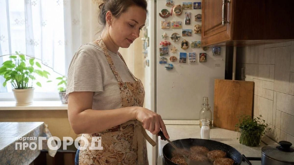 Перестала покупать подсолнечное масло: теперь жарю продукты на обычной соли для идеальной хрустящей корочки