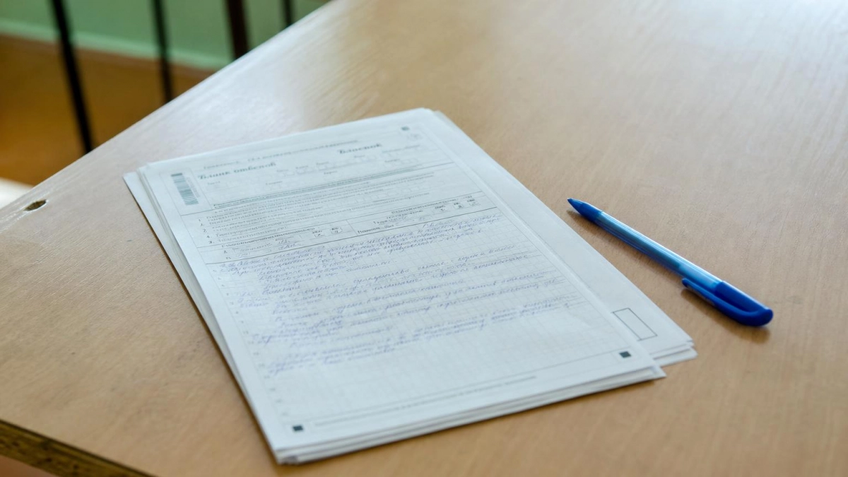 Эксперты ЕГЭ объяснили, почему даже сердечко в сочинении могут не засчитать