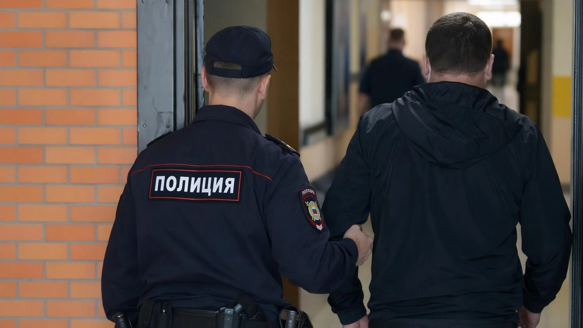 Осужденному в колонии добавили срок за повторную демонстрацию запрещенных татуировок