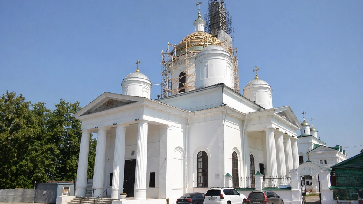 В Кинешме начали восстанавливать центральный купол Троицкого собора с крестом
