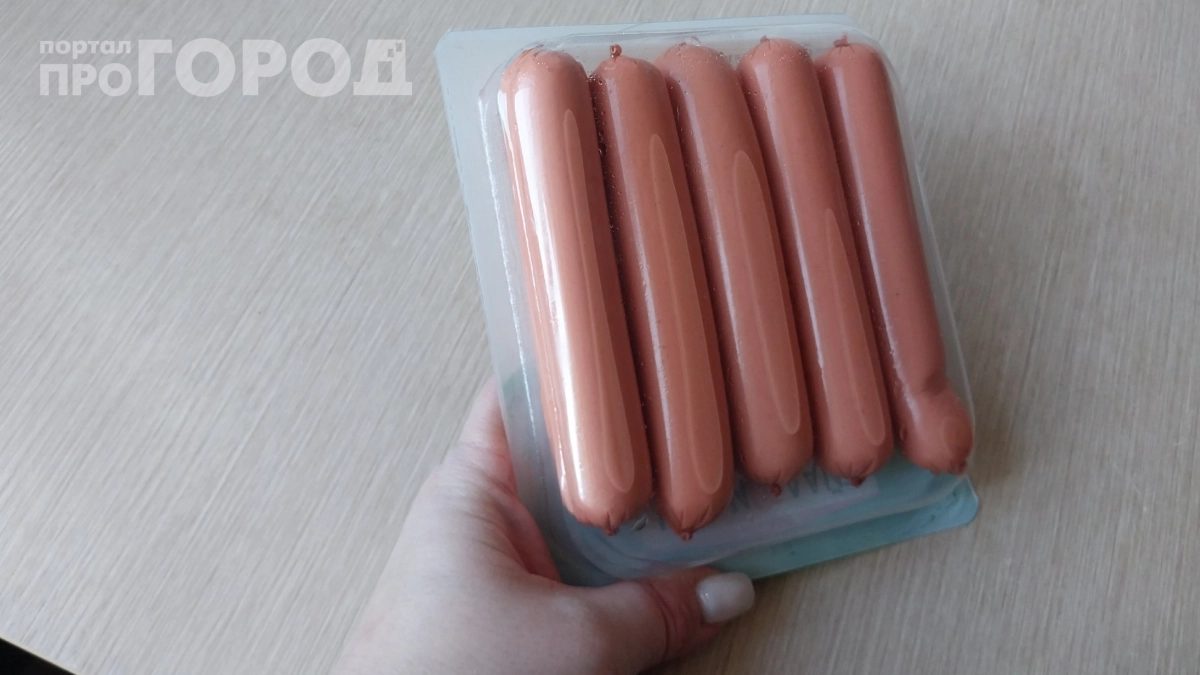 Перестала хранить сосиски в холодильнике: ученые объяснили, почему это опасно для здоровья вашей семьи