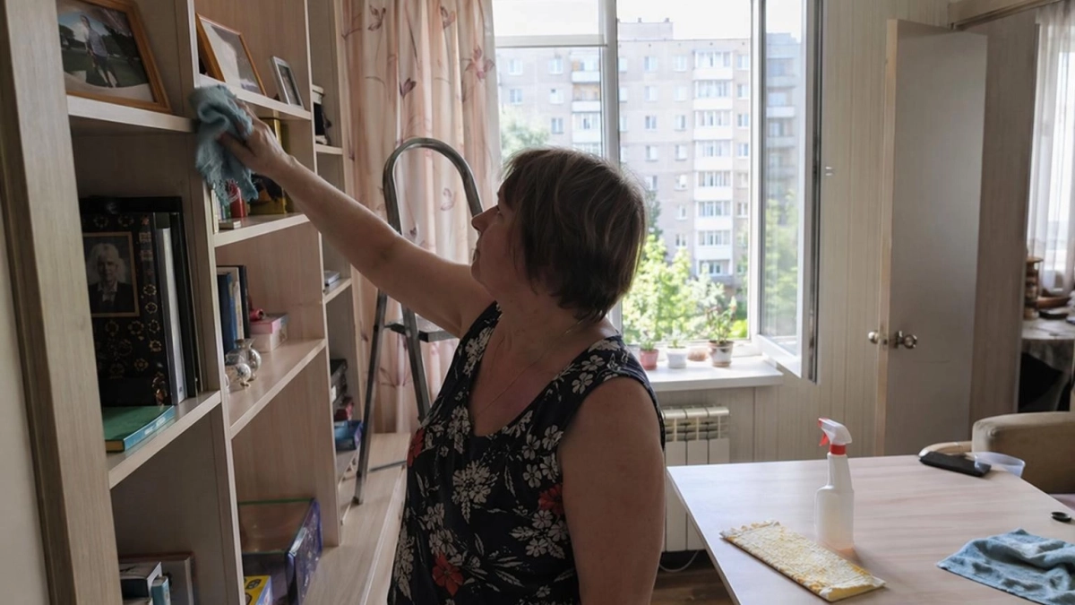 Больше не трачусь на дорогие системы хранения: обычные канцелярские папки превратили мой шкаф в идеальный архив