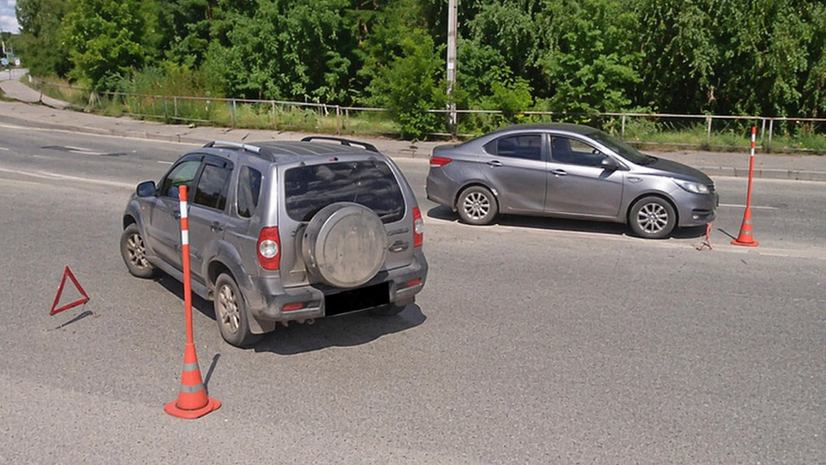 В Иванове после столкновения Kia и Chevrolet Niva в больницу доставили 9-летнего мальчика