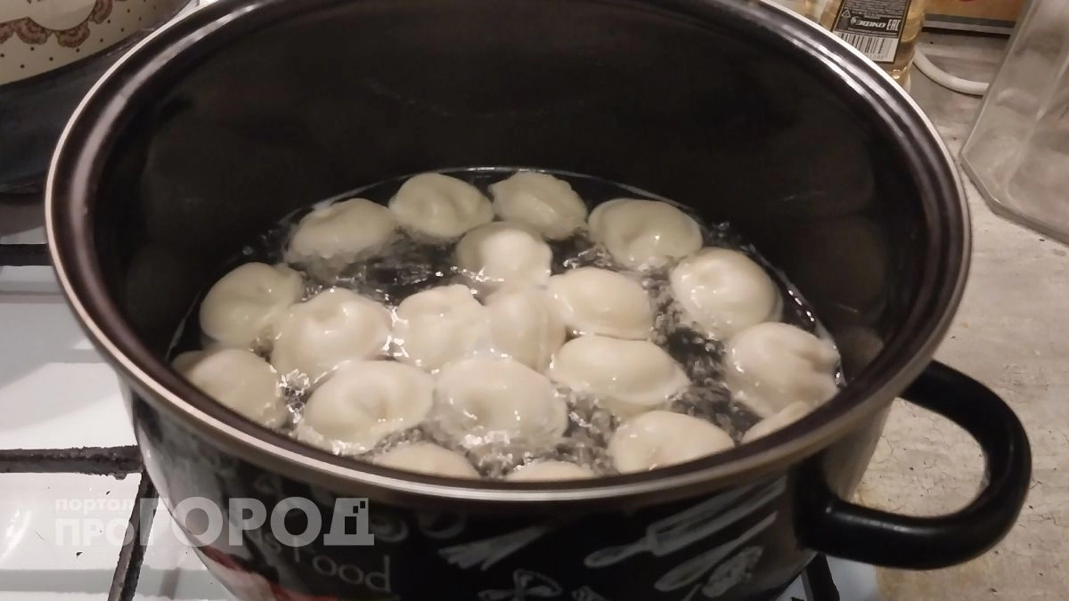 Вы годами варили пельмени неверно: делайте так вместо кипятка и вкус изменится до неузнаваемости