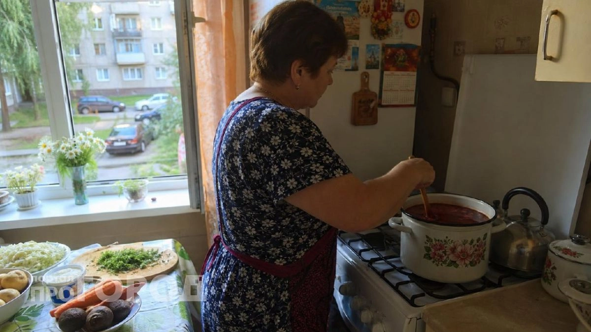 Перестаньте мучить зажарку для борща: шеф-повар объяснил как добиться идеального цвета без лишних действий