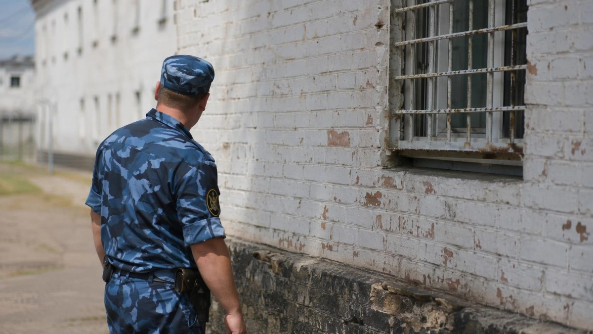 Суд обязал руководство женской колонии отремонтировать штрафной изолятор и камерные помещения