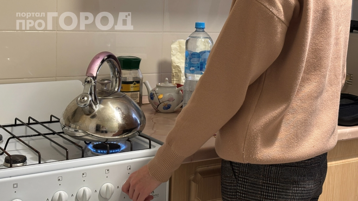 Перестаньте выливать воду из чайника: вся правда о повторном кипячении, которая сохранит ваше здоровье