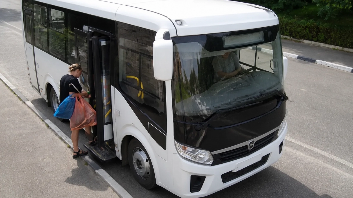В Фурманове на маршрут вышли новые автобусы, а проезд стал дешевле