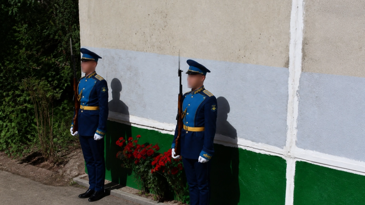 В Иванове открыли мемориальную доску лейтенанту Павлу Рыбакову, посмертно награждённому за подвиг