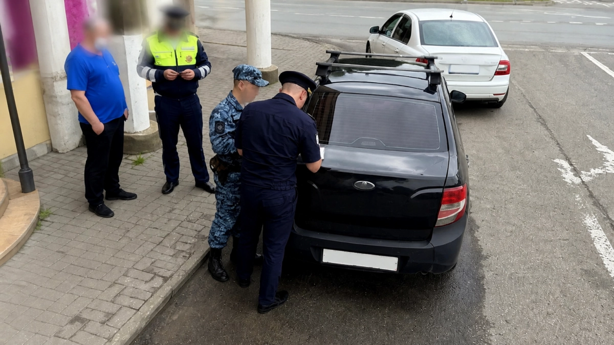 Таксист из Тейкова может лишиться Лады Гранта из-за 15 долгов