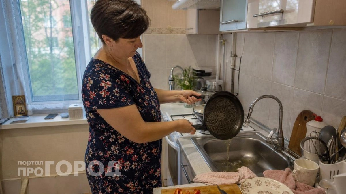 Хватит забивать трубы: вот единственно верный способ утилизации масла после жарки на вашей кухне