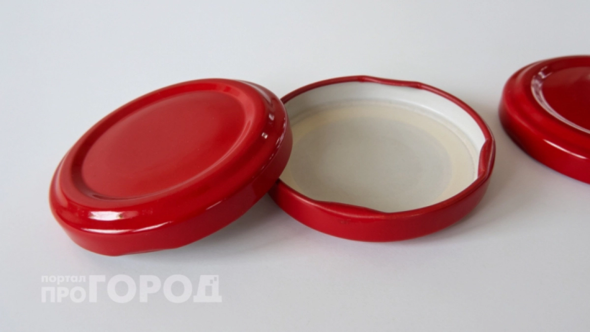 Хватит захламлять мусорное ведро крышками от банок: пять гениальных способов облегчить быт за копейки
