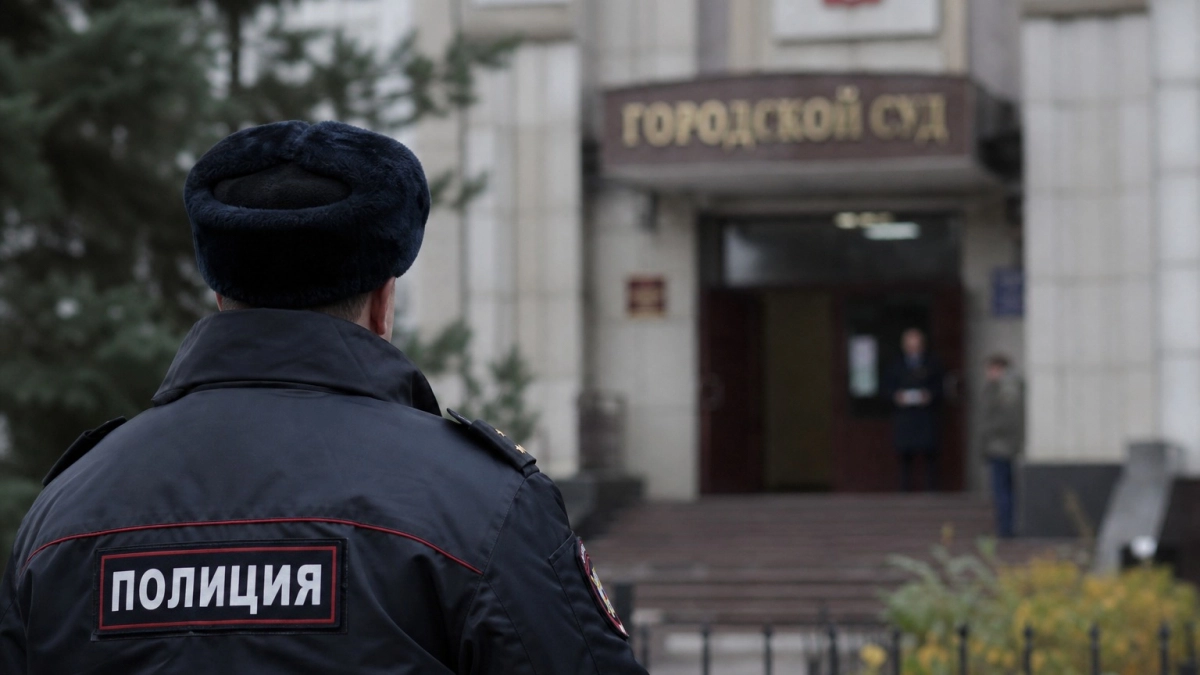 В Шуе 63-летнего мужчину оштрафовали за лозунги о армии и запрещенное приветствие