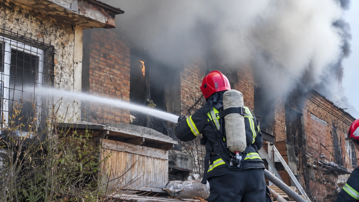 В Иваново локализовали крупный пожар на производстве матрасов