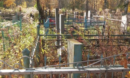 Суд помог отбить 40 гектаров, но мэрия вернулась: кладбище урезали до 15 и снова строят