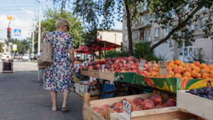 Жителя Кохмы оштрафовали за продажу фруктов вне утвержденной схемы торговли